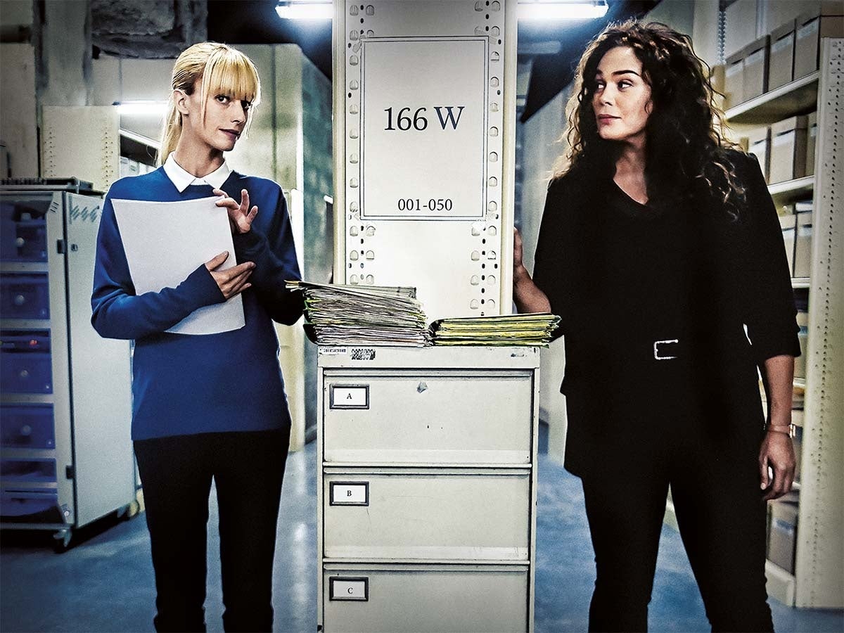 シーズン2:© FRANCE TELEVISIONS – JLA PRODUCTIONS – Be-FILMS – RTBF (Télévision Belge) – 2020