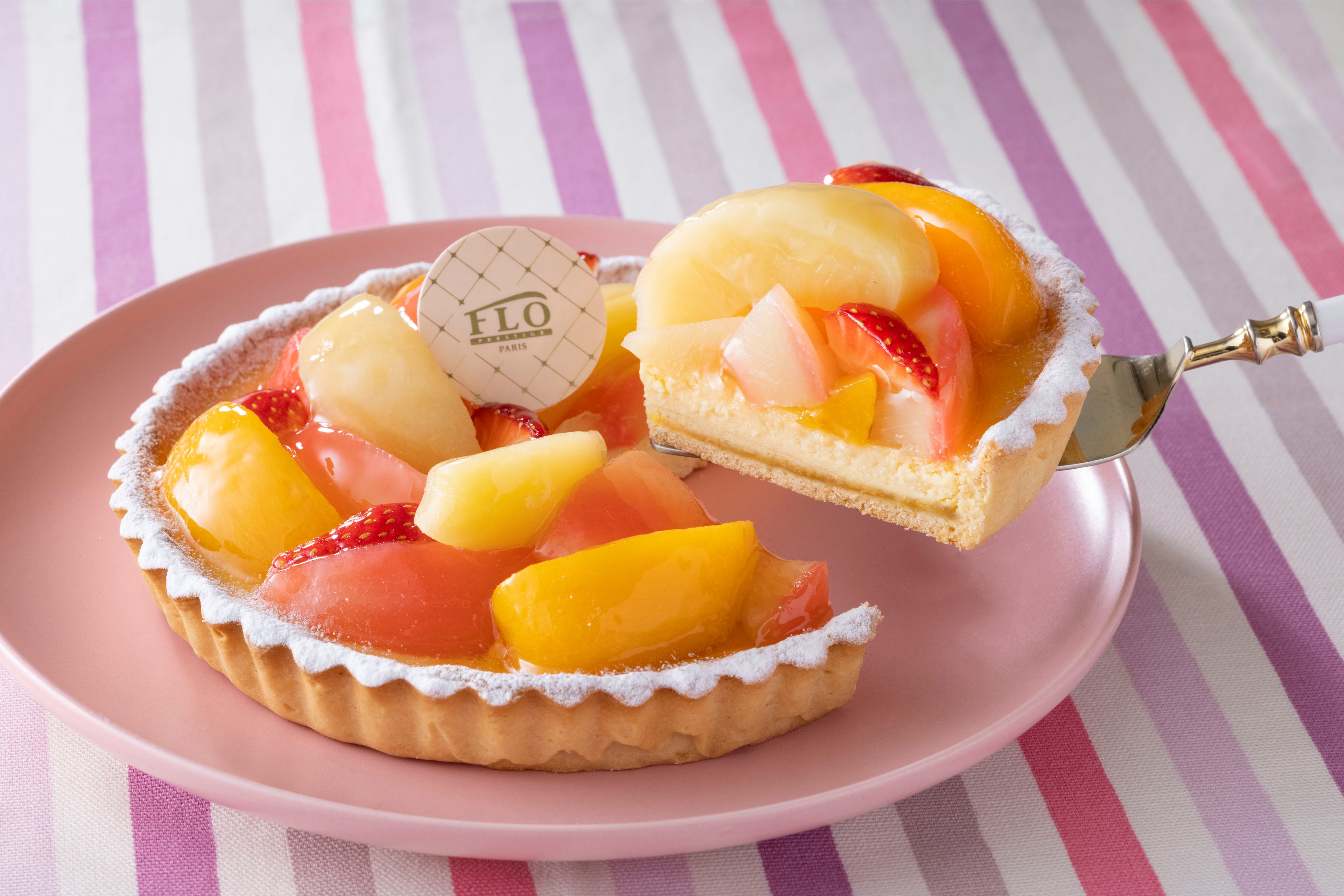 6.16.26日はFLOの日】8月のFLOの日 フルーツたっぷりのタルトを1080円