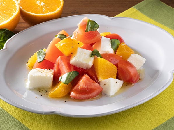 トマトとオレンジのモッツァレラサラダ