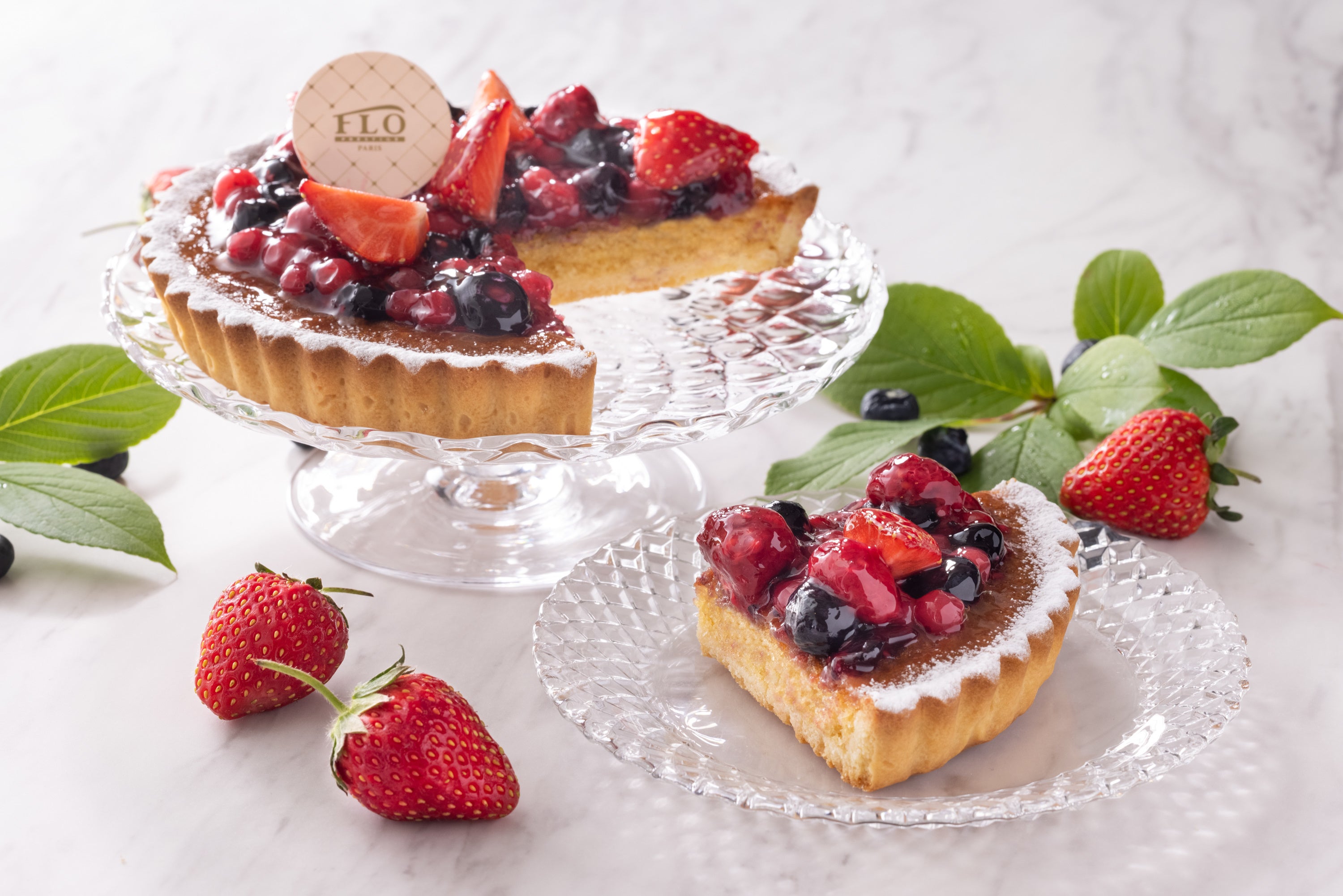 赤いフルーツのダマンドタルト