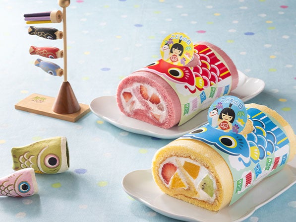 (奥)苺づくしのロールケーキ (手前)フルーツロールケーキ