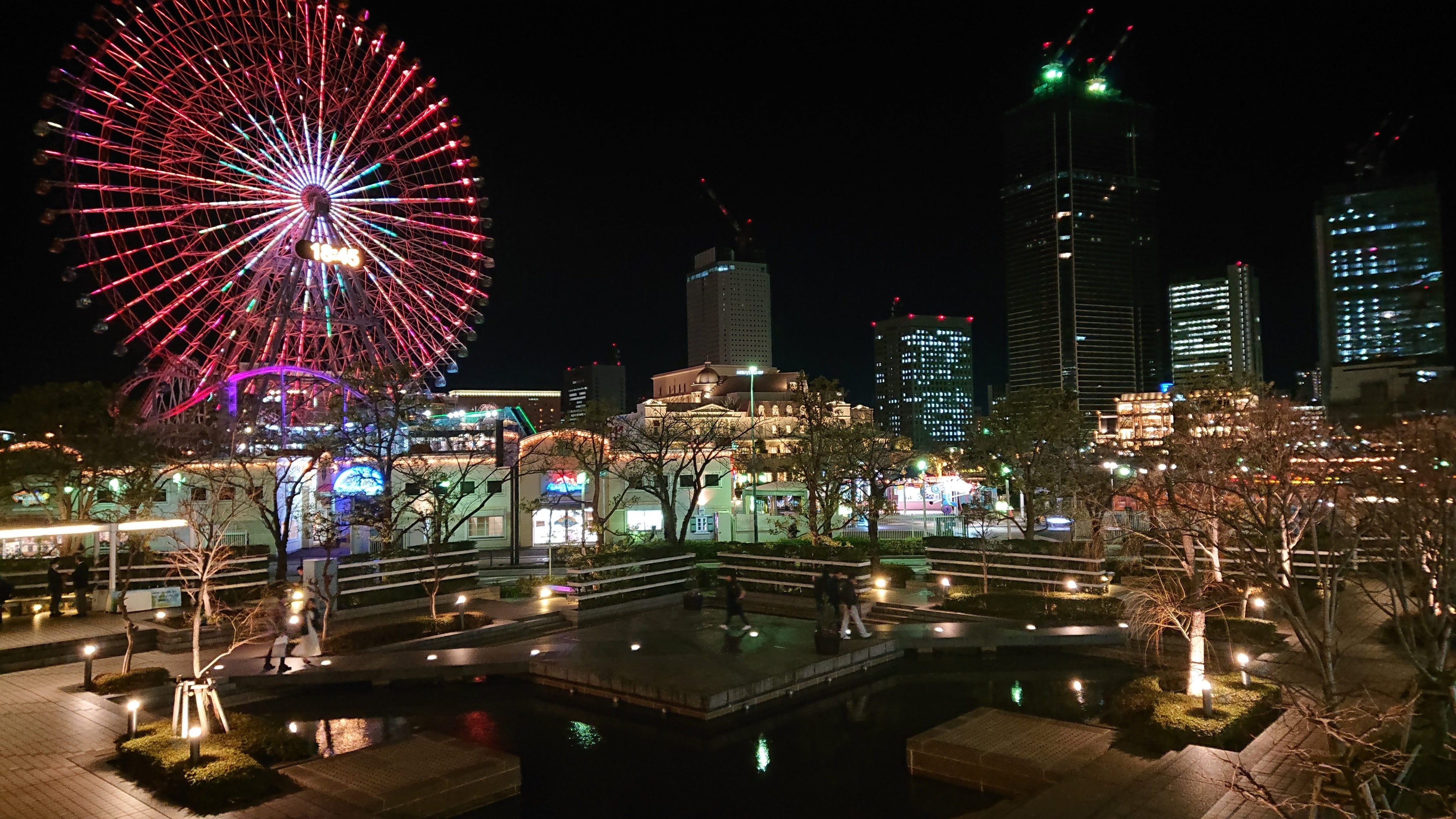 店舗からみなとみらいの景色をお楽しみいただけます。