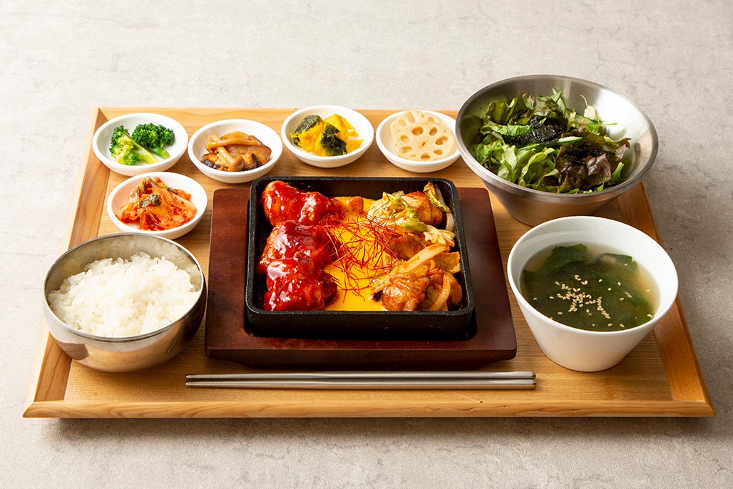 ヤンニョムチキン&チーズタッカルビ定食(イメージ)