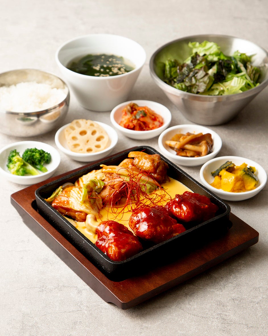 ヤンニョムチキン&チーズタッカルビ定食（イメージ）