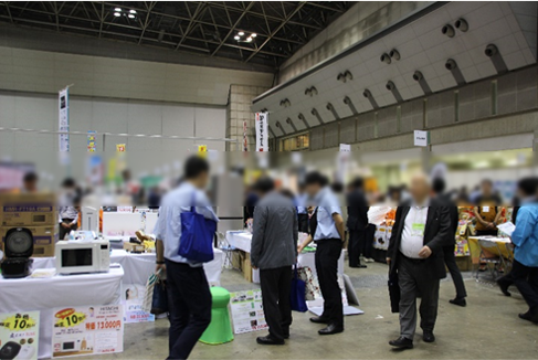 ＜家具・工具他各地の物産等を購入できるコーナー＞