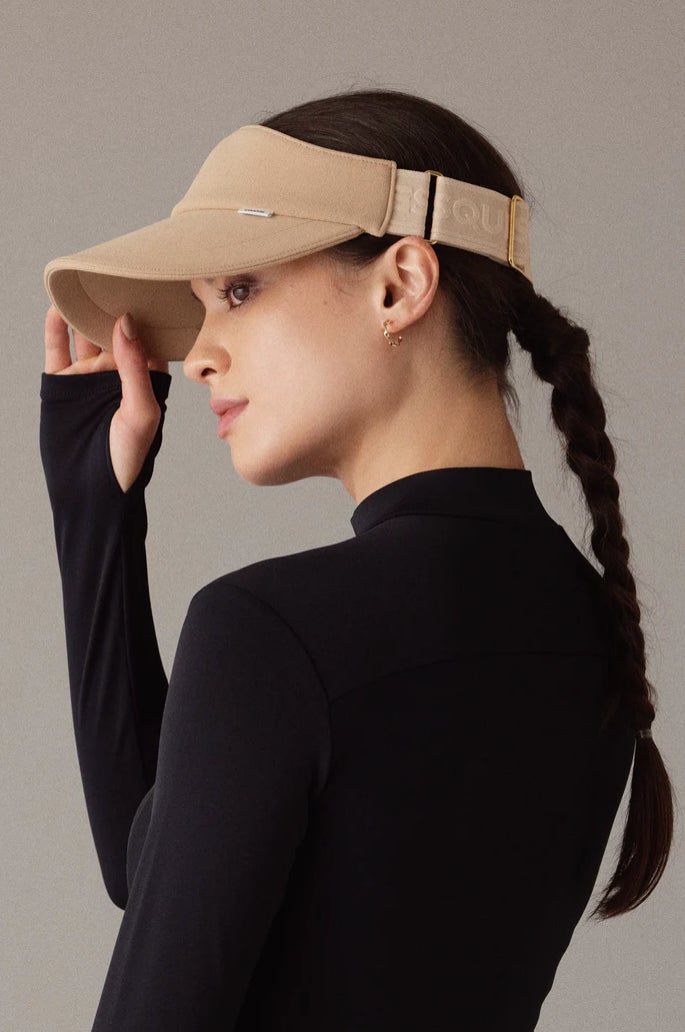 完売したベージュカラーのサンバイザー。再入荷しポップアップにて販売予定¥12,000(税込)