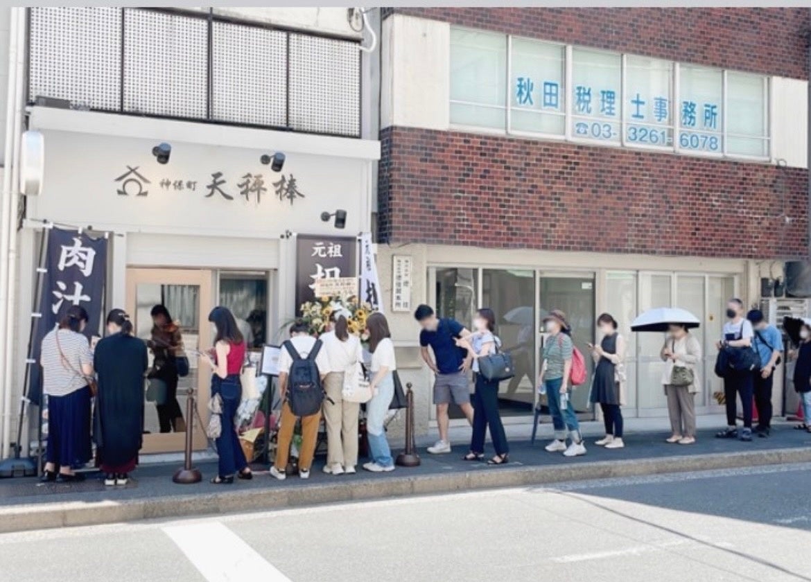 35℃超えの炎天下の中、多くのお客様にご来店いただきました。