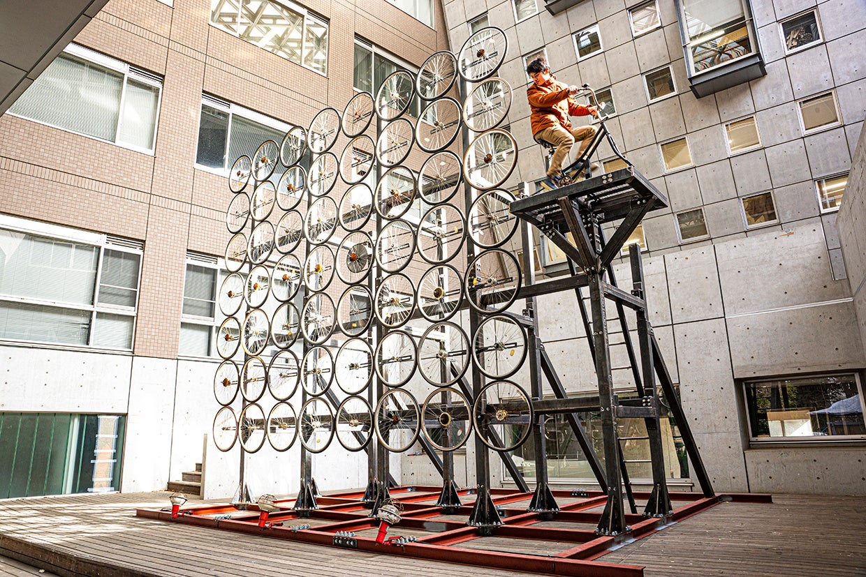 東弘一郎《無限車輪》2022 立体,パフォーマンス 自転車,鉄