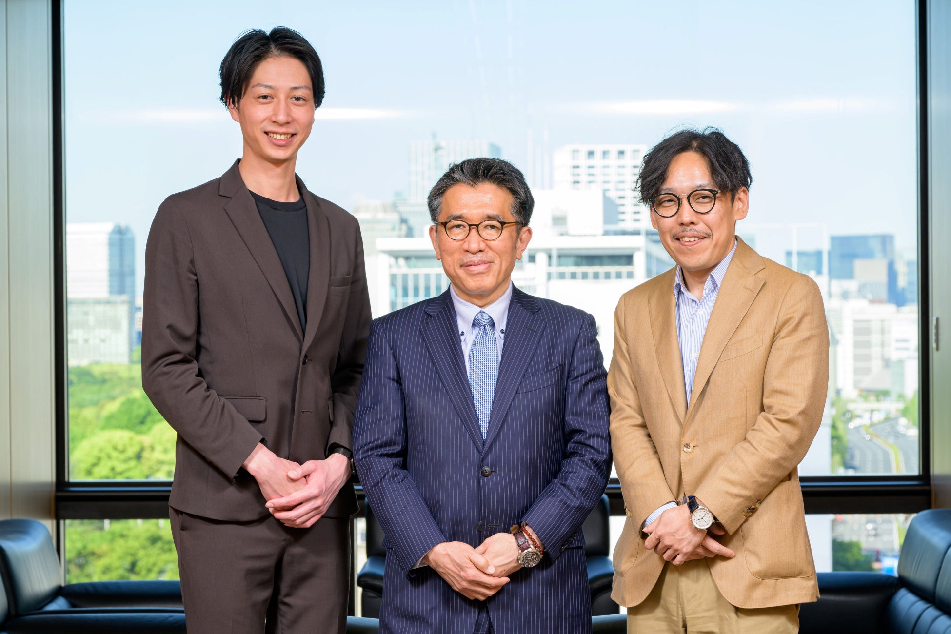 伊藤忠商事株式会社 中央)IT・デジタル戦略部長 浦上善一郎氏、右)IT・デジタル戦略部DXプロジェクト推進室 リーダー 山地 雄介氏、左)IT・デジタル戦略部DXプロジェクト推進室  鍋谷峻介氏