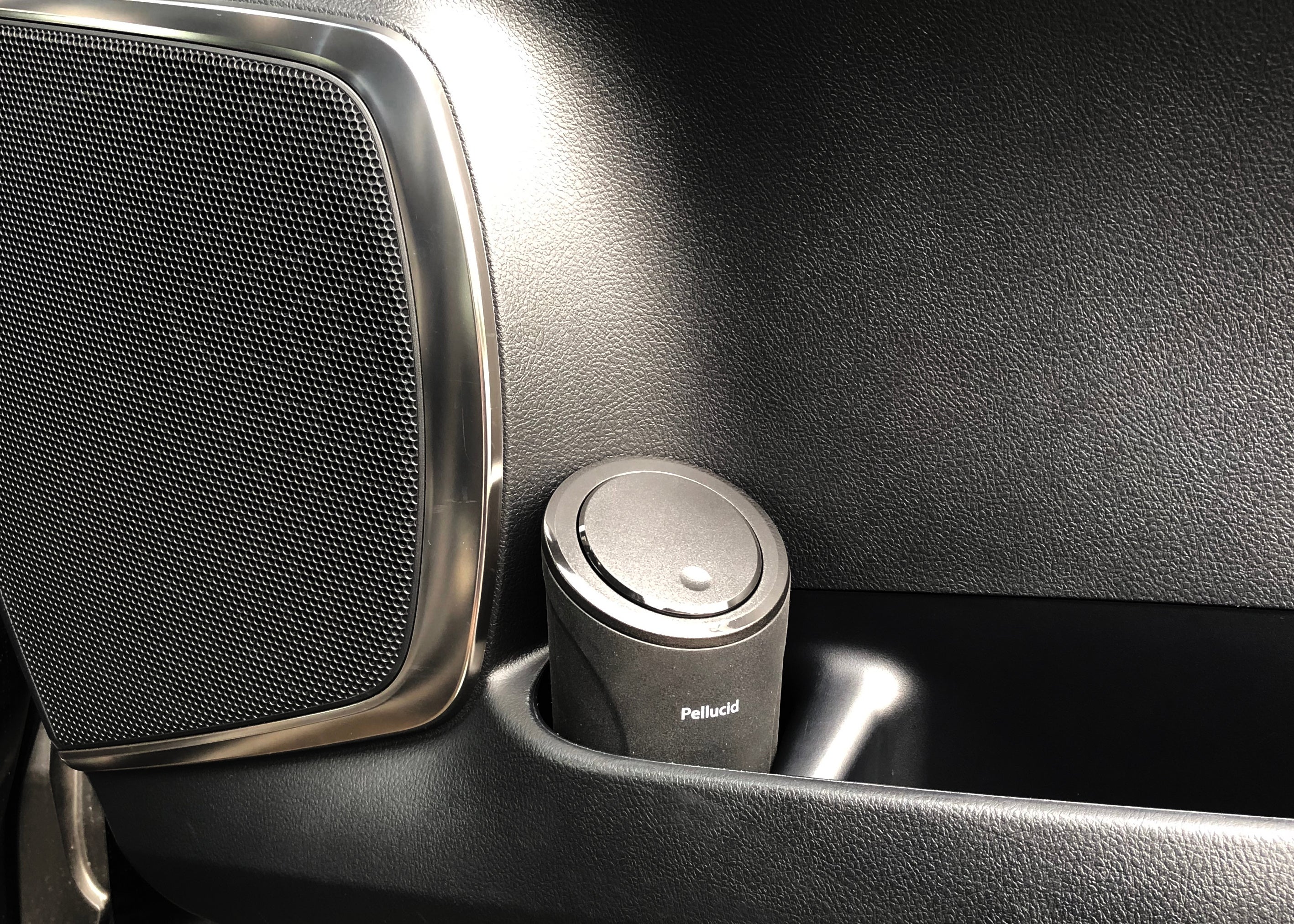 PJD2208取付例：アルファード運転席ドアポケット