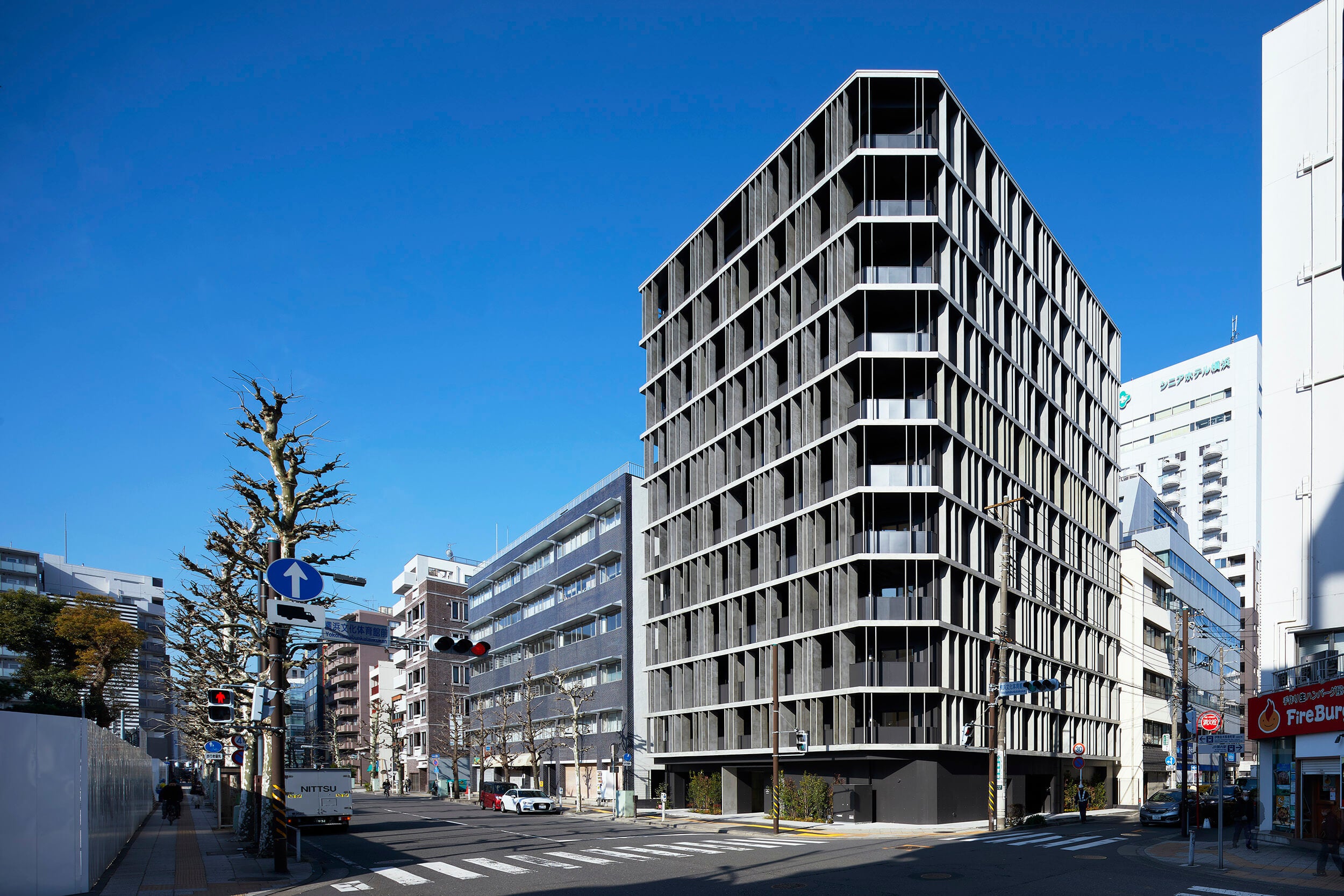 関内の集合住宅