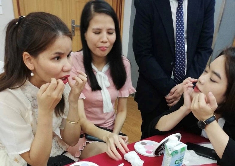 ブラインドメイク体験会の様子