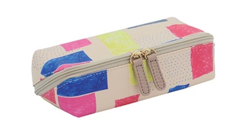 （右）「スクエアポーチ」