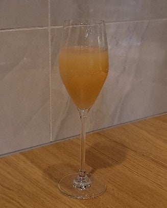 スパークリングカクテル：サケベリーニ