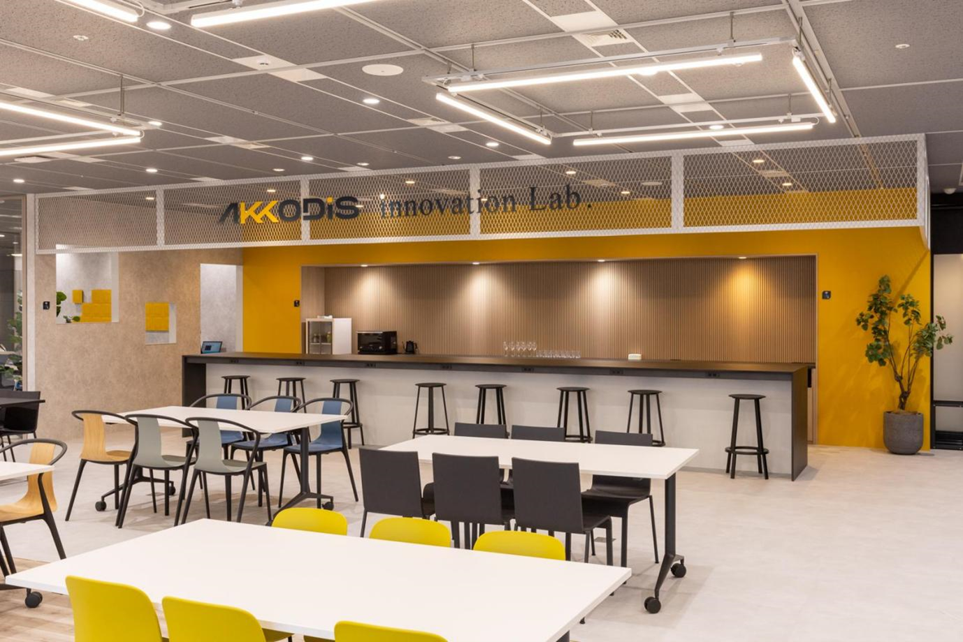 【Lab. Cafe】社内外の人財が参加するイベントを開催し、交流を促進