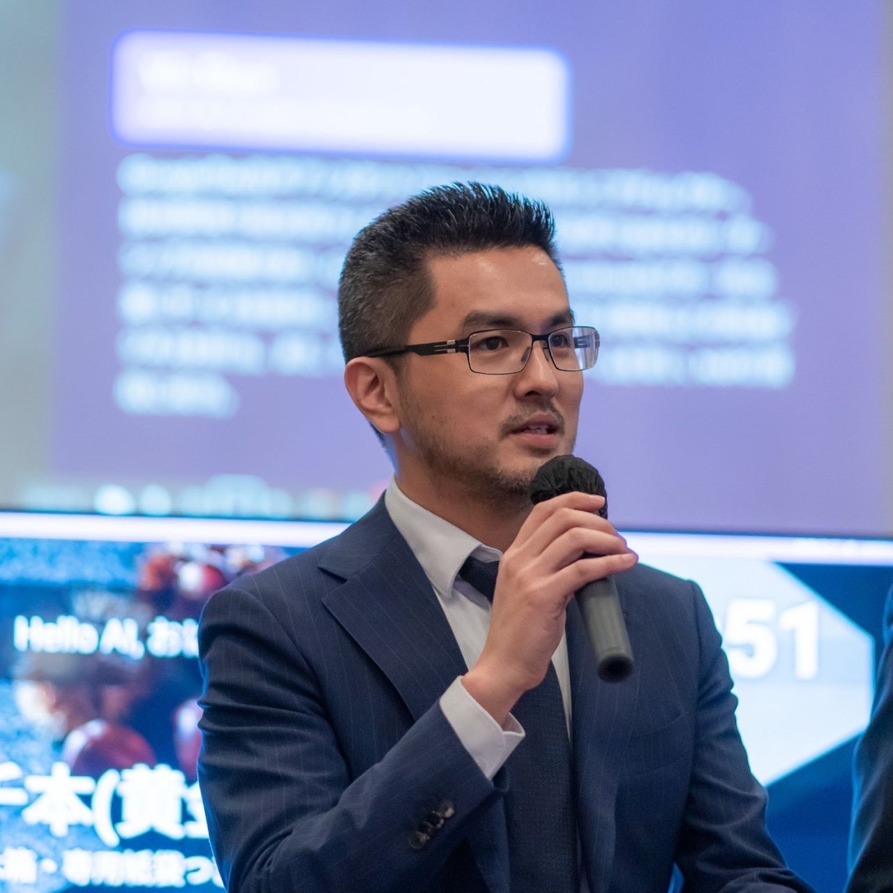 【画像】 Aiello株式会社の創業者兼CEOのVic Shen氏は、日本における投資家の実績、およびソフトウェアとハードウェアソリューションの専門知識を活用して、国際マーケットへの進出を目指します。