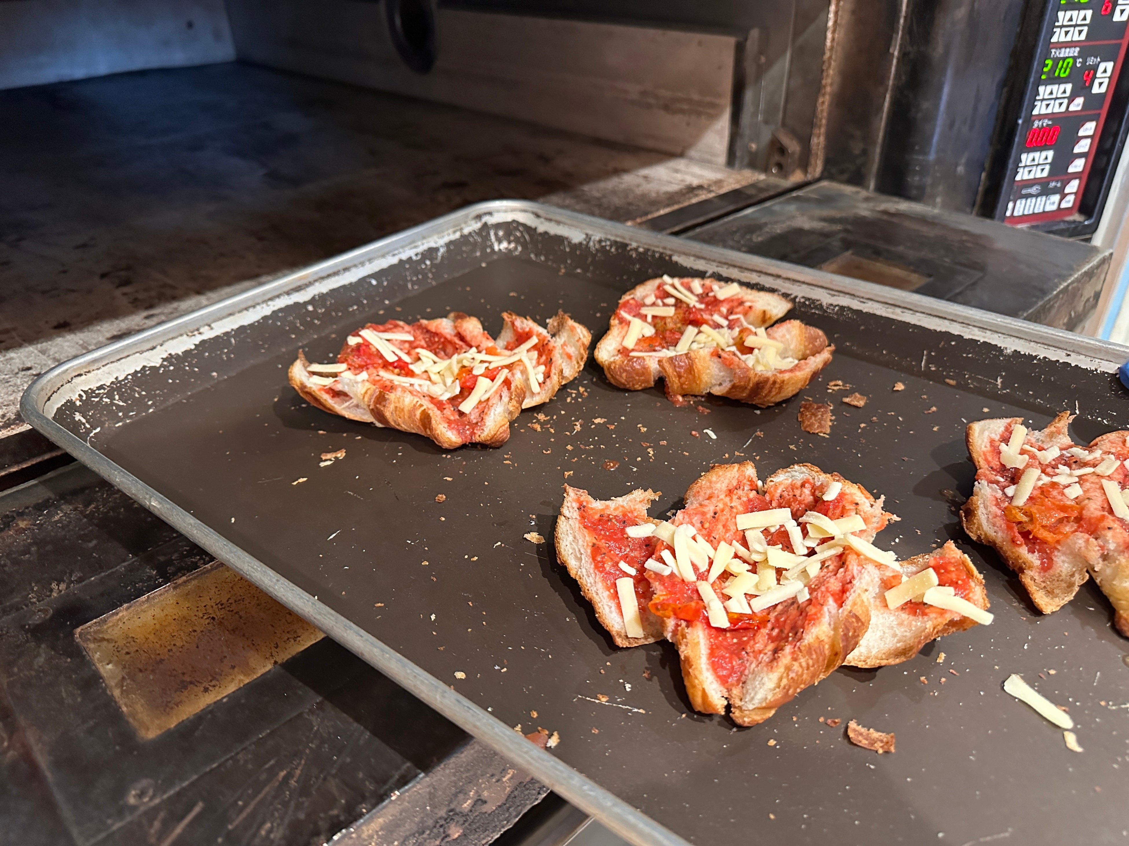 マルゲリータクロワッサン_製造風景