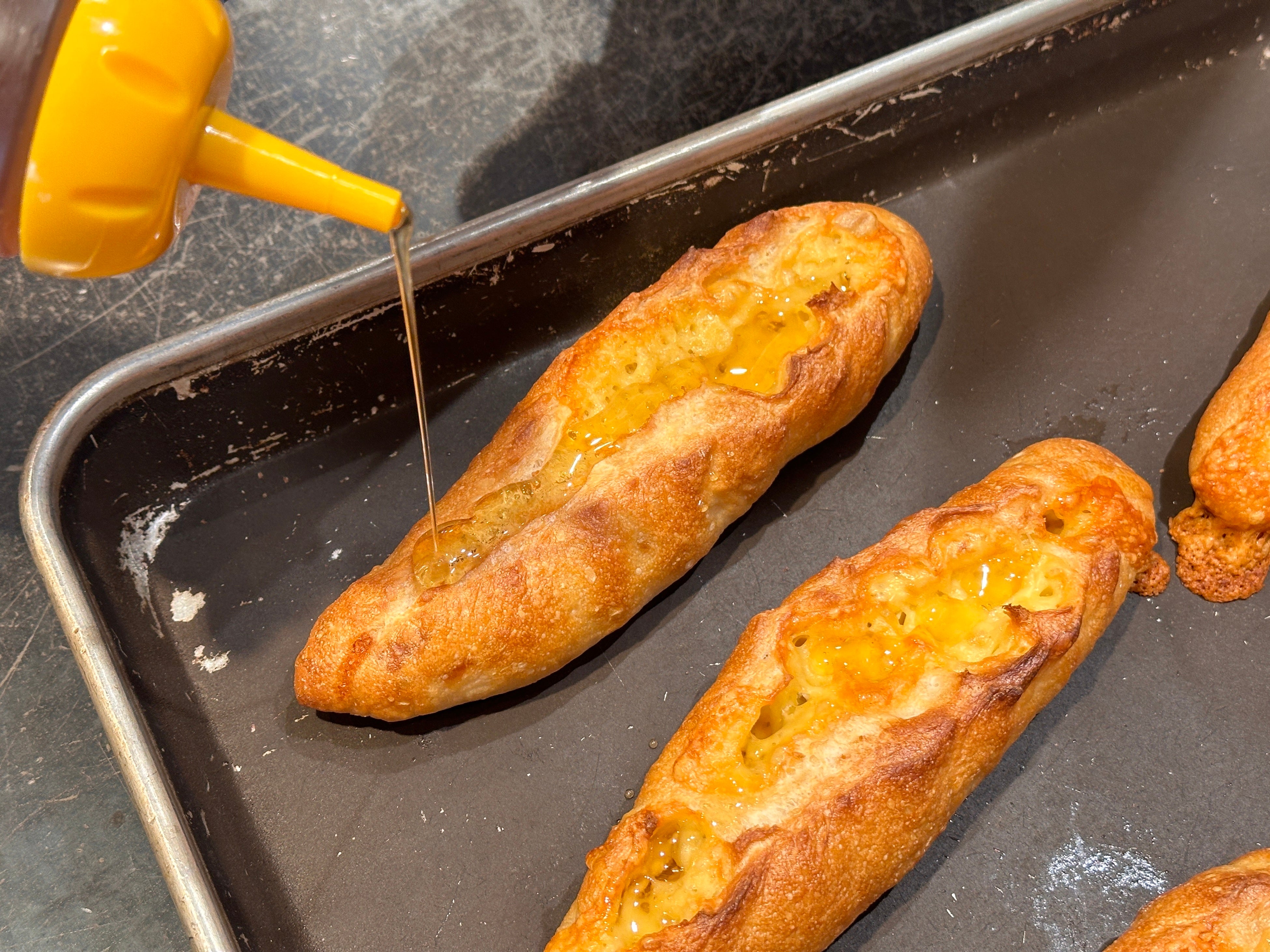 チーズのハニーハント_製造風景