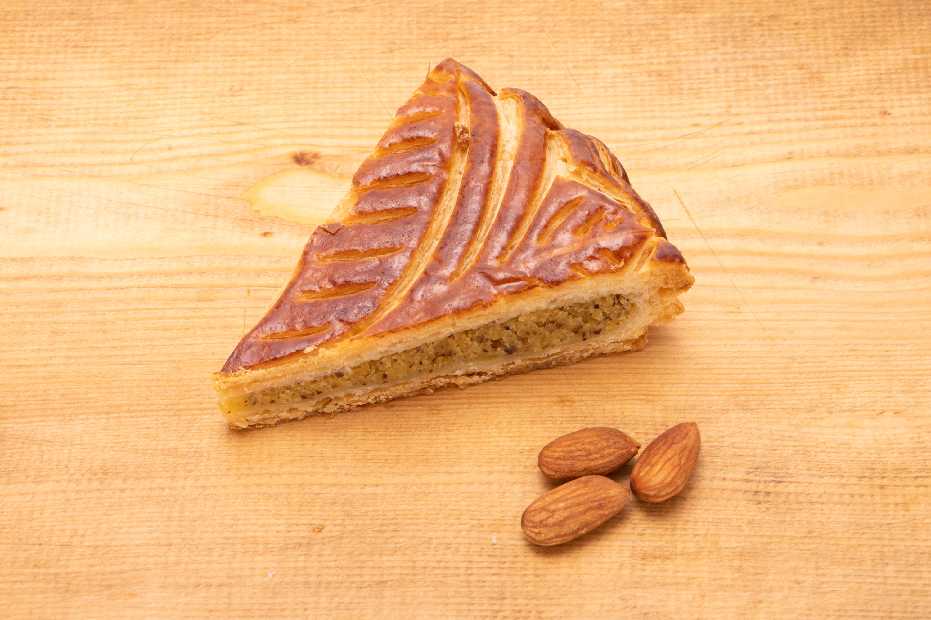 幸福のアーモンドが入っています