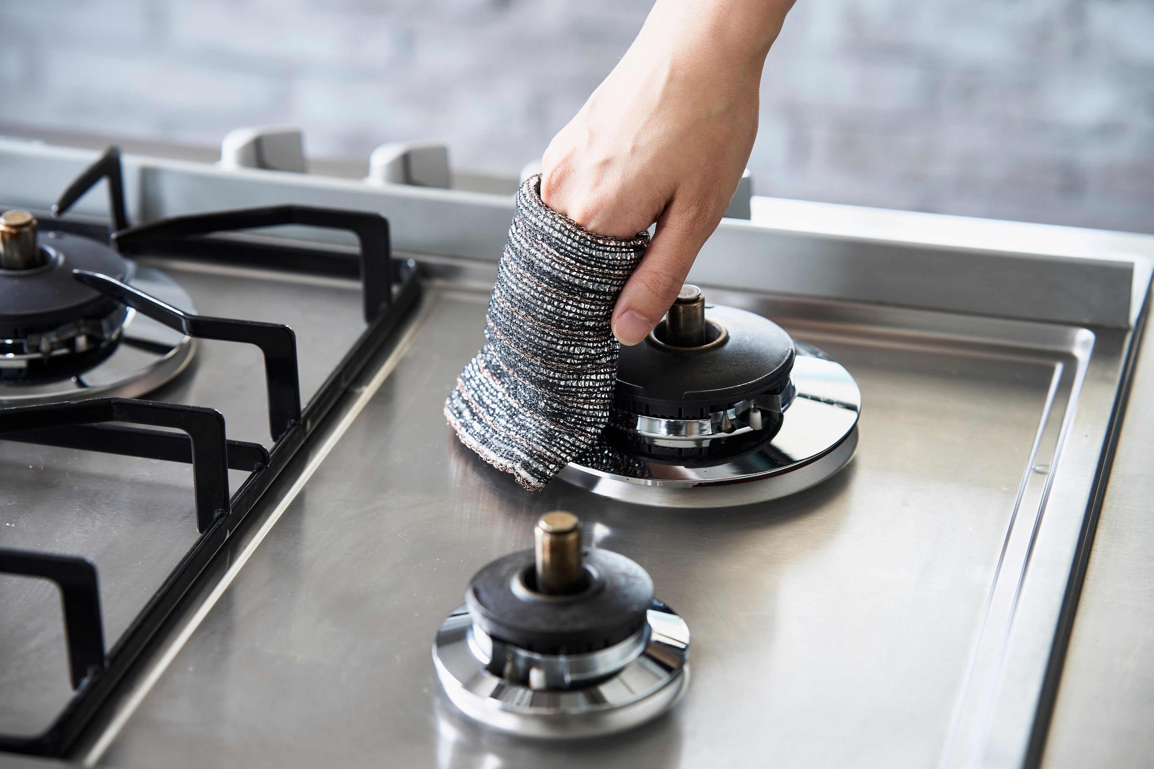 コンロやレンジなどの油汚れに。