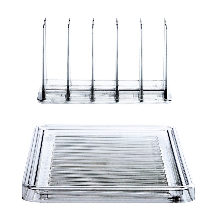 スタンドは取り外し可能で好きな位置にセットできます。トレーを洗うときにも便利です。