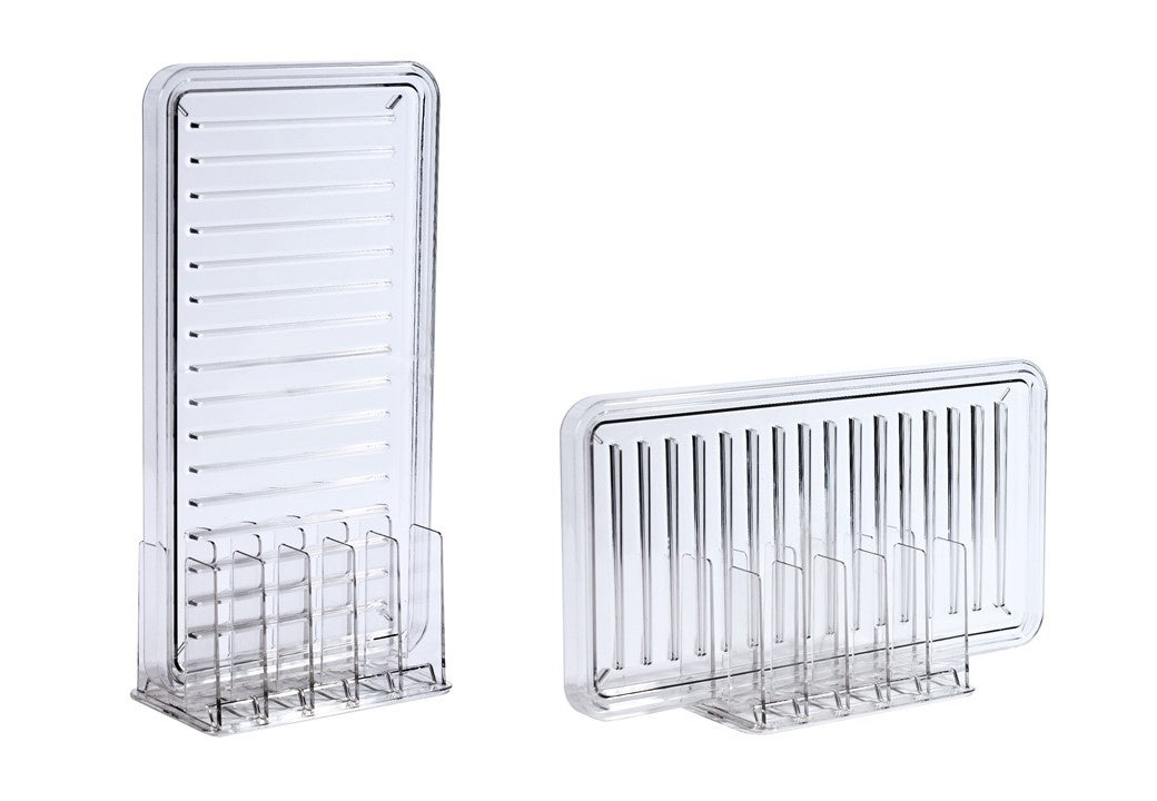 トレーは縦でも横でもスタンドに立てて収納できます。