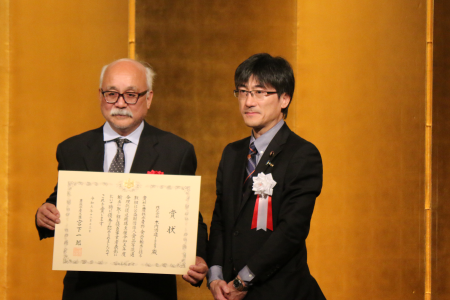 画像左)代表取締役社長　木内敏之