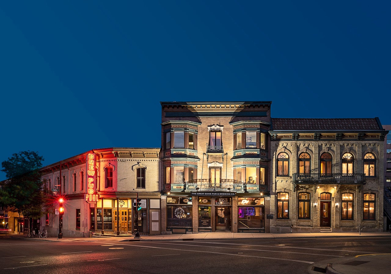 マディソンの街のグレートデーンの店舗