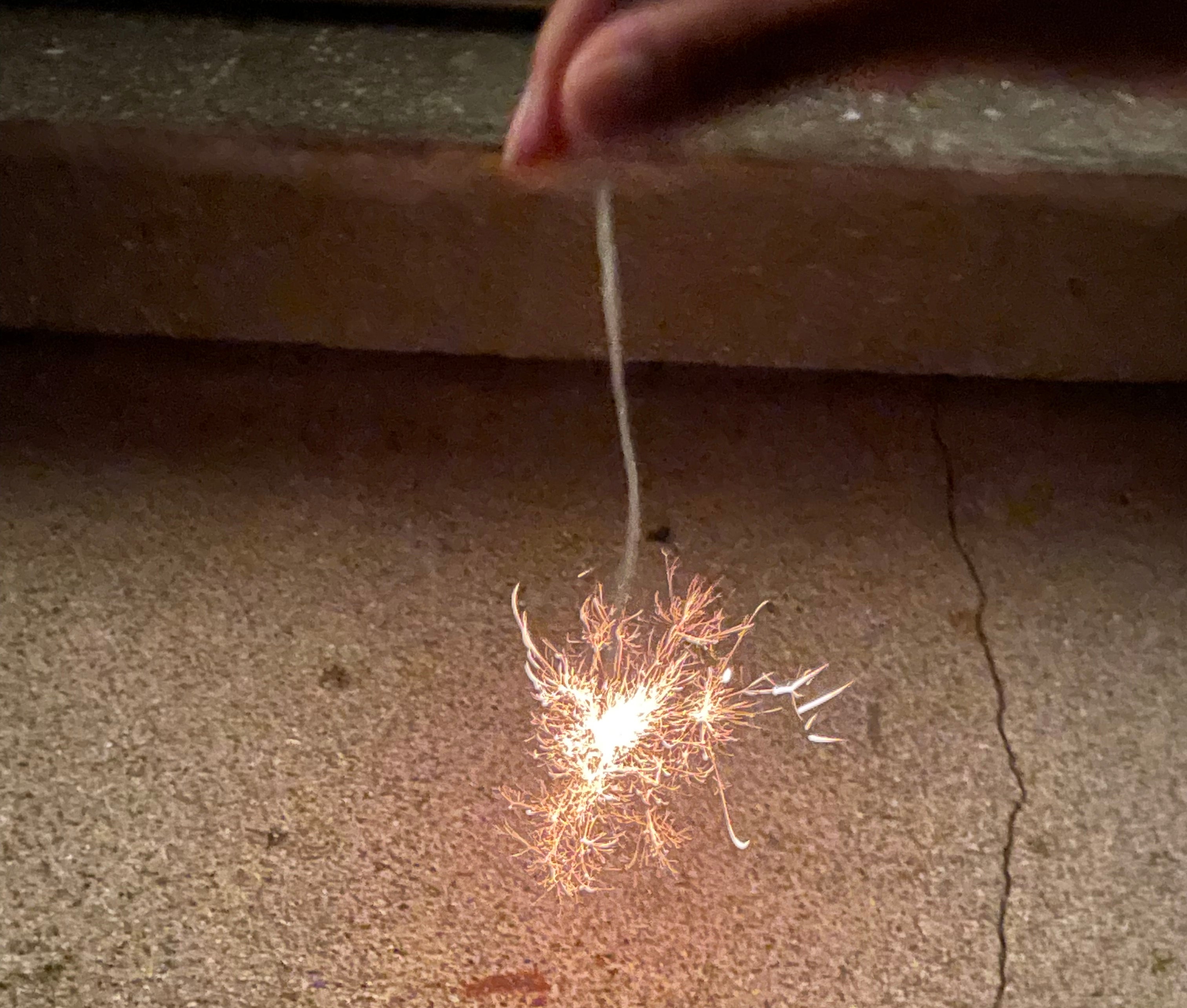 夏は花火も楽しいかも？！