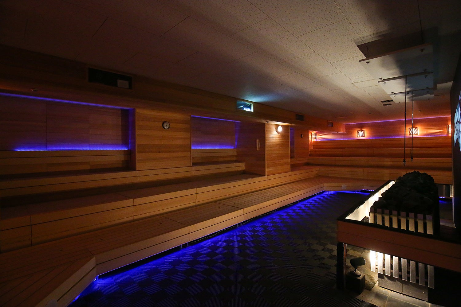 会場となるサウナシアターは最大でおよそ100名程収容可能