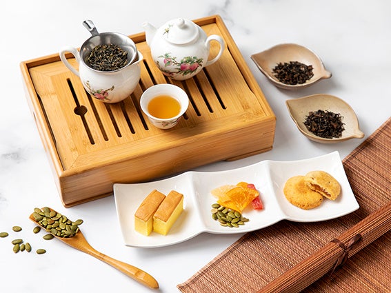 本格茶器で楽しむ台湾茶