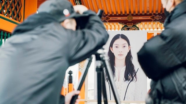 西門での撮影風景