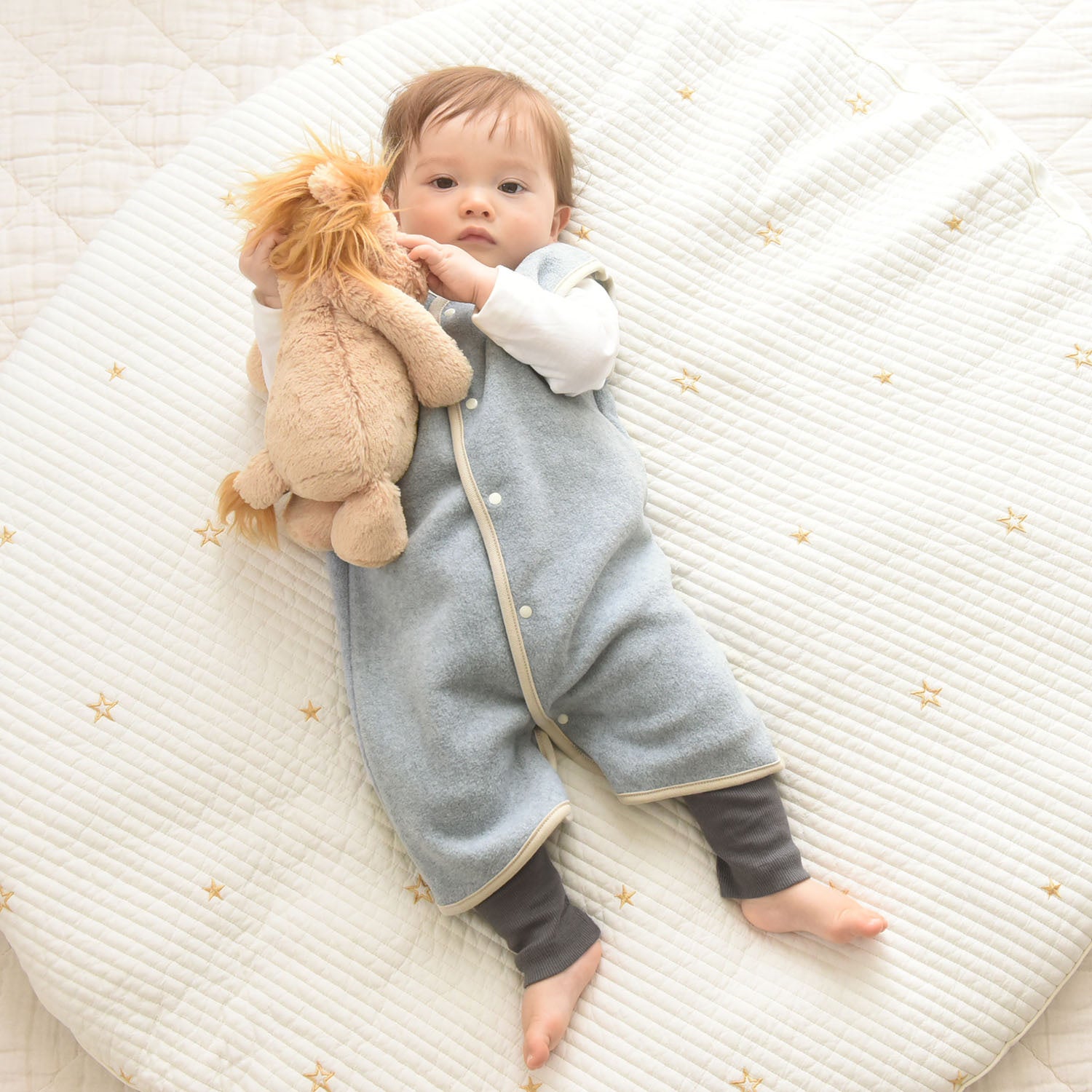 裾がまくれ上がりにくく、お腹を暖かく守ります