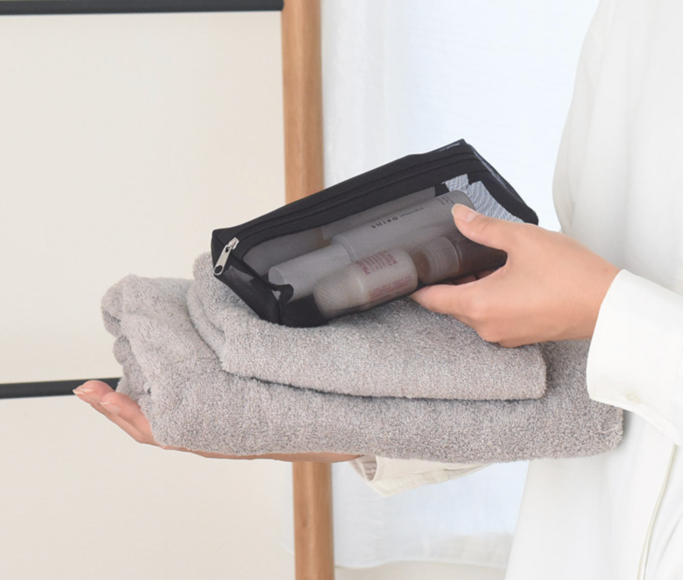 6,700個突破の「取り外せる吊り下げポーチ」にコンパクトサイズ新登場