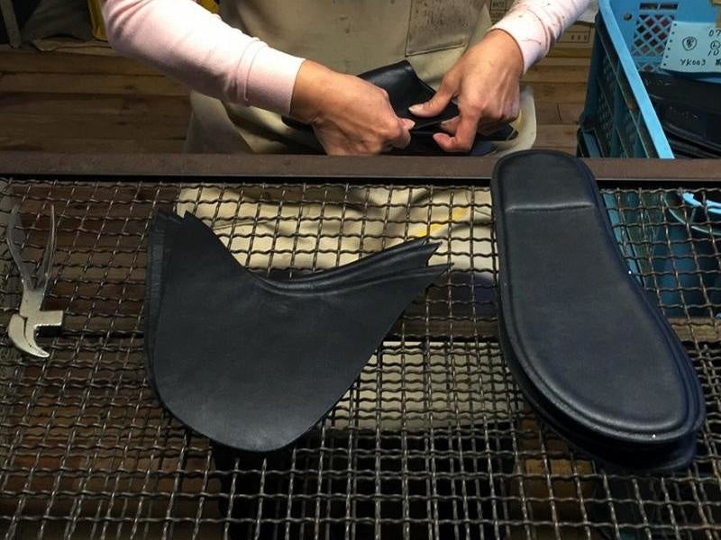 国内の工房で、1点1点職人が手づくり