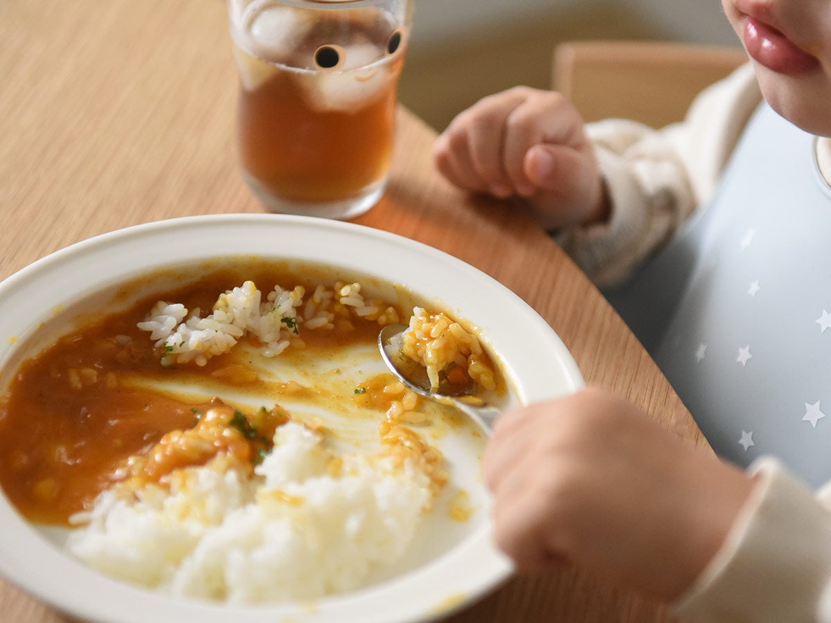 「かえし」のようにやや内側へ湾曲しているので、食材を上手くすくえます