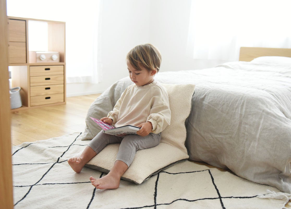 子ども用座椅子としてもちょうどいいサイズ。