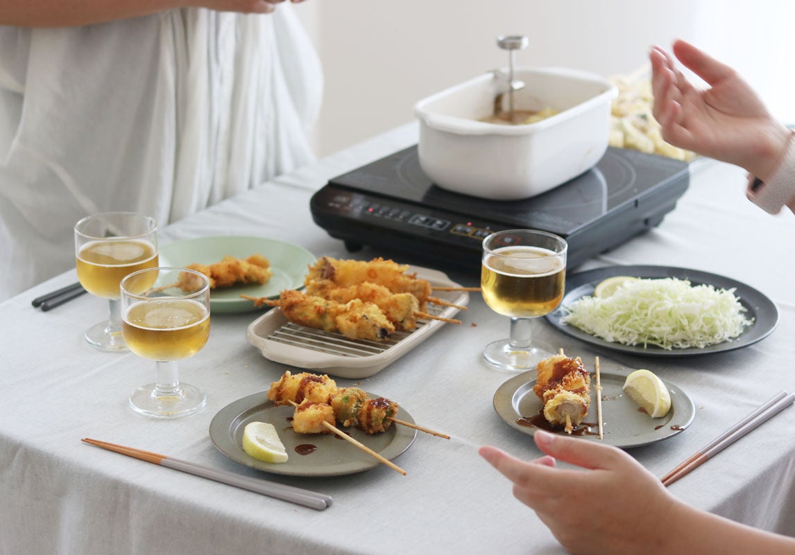 優しいカラーがテーブルに溶け込む