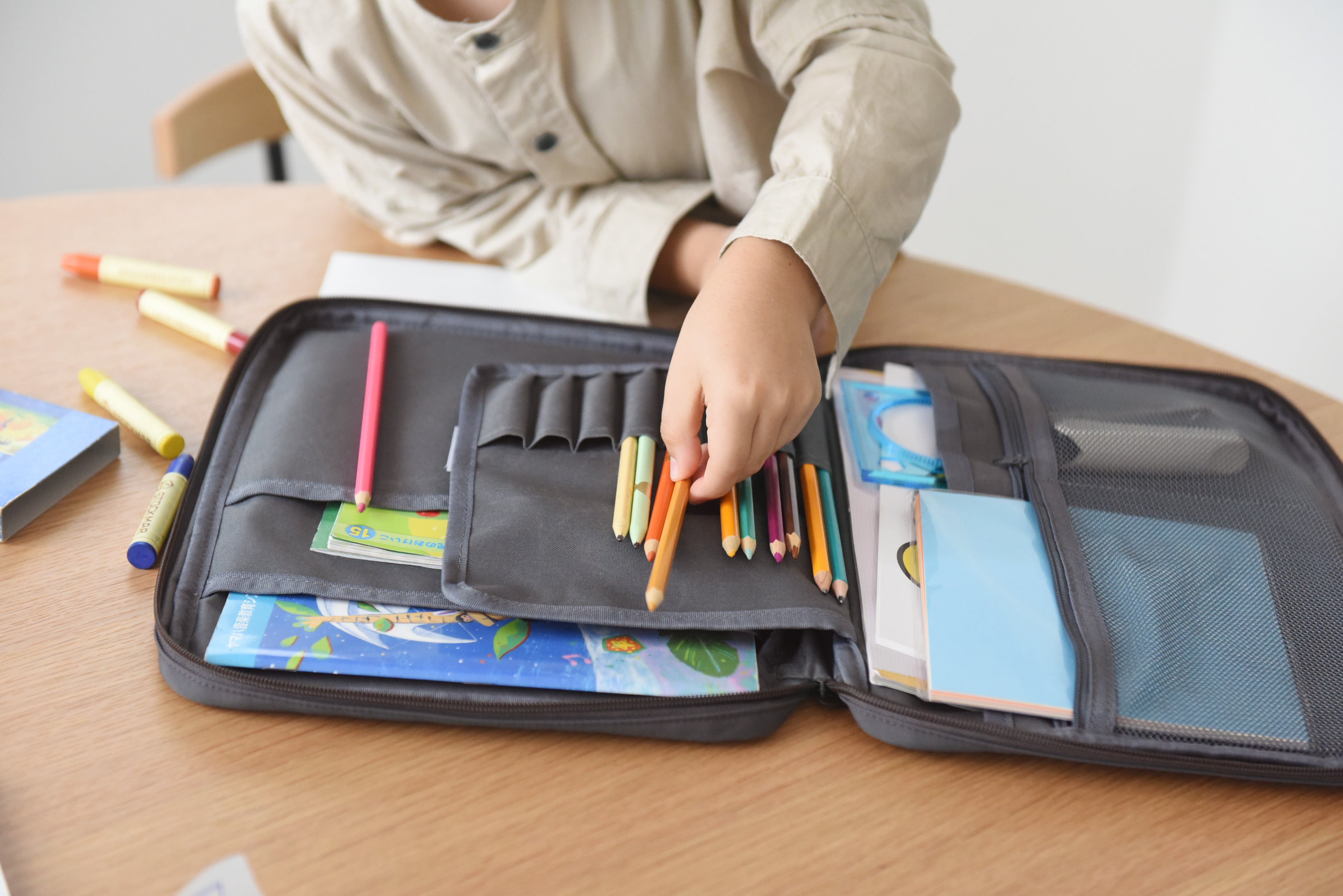 2色ともに共通のグレー