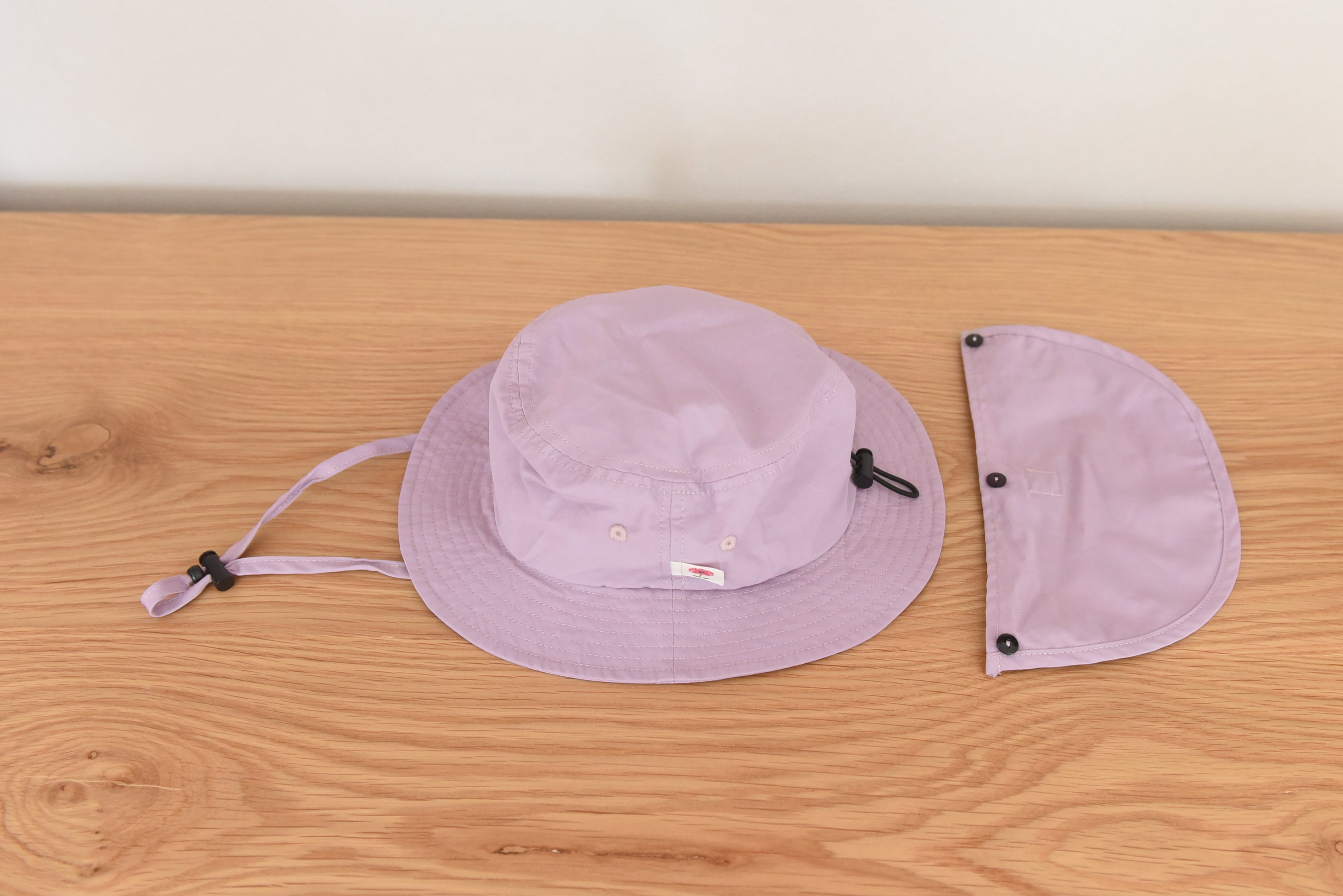 ハットと日よけタレは取り外し可能