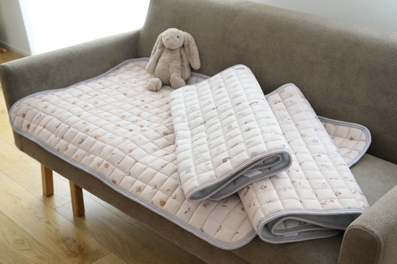 左から「シトラス」「アルファベット」「フラワー」3種類の2023年新柄