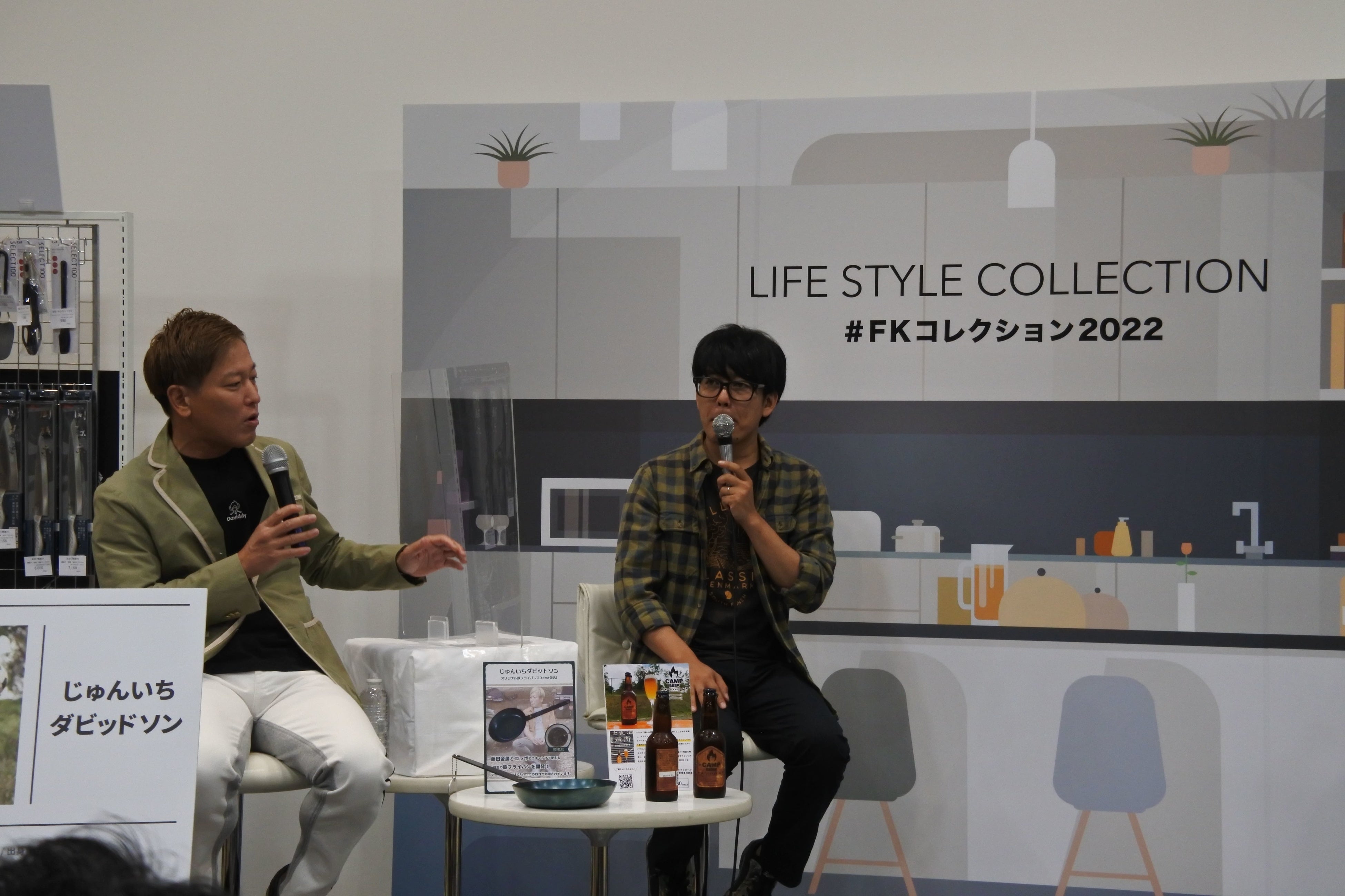 じゅんいちダビッドソン氏（写真左）と阿諏訪泰義氏（写真右）