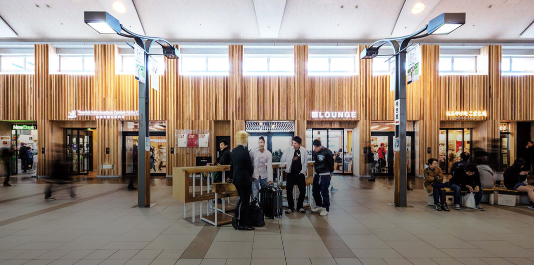 2017年 最優秀賞 (農林水産大臣賞)『ノーザンステーションゲート秋田プロジェクト』（東日本旅客鉄道(株)、秋田公立美術大学、(有)萩原製作所、(株)ジェイアール東日本建築設計事務所、第一建設工業(株)、鉄建建設(株)）