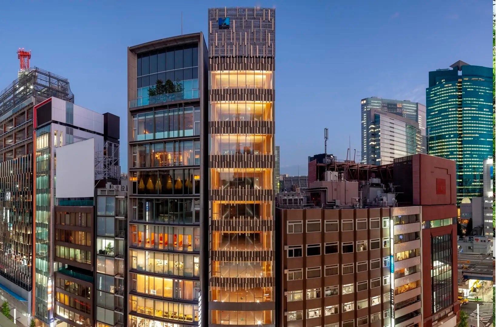 「ウッドデザイン賞2022」国土交通大臣賞「HULIC &New GINZA 8」（株式会社竹中工務店ほか）