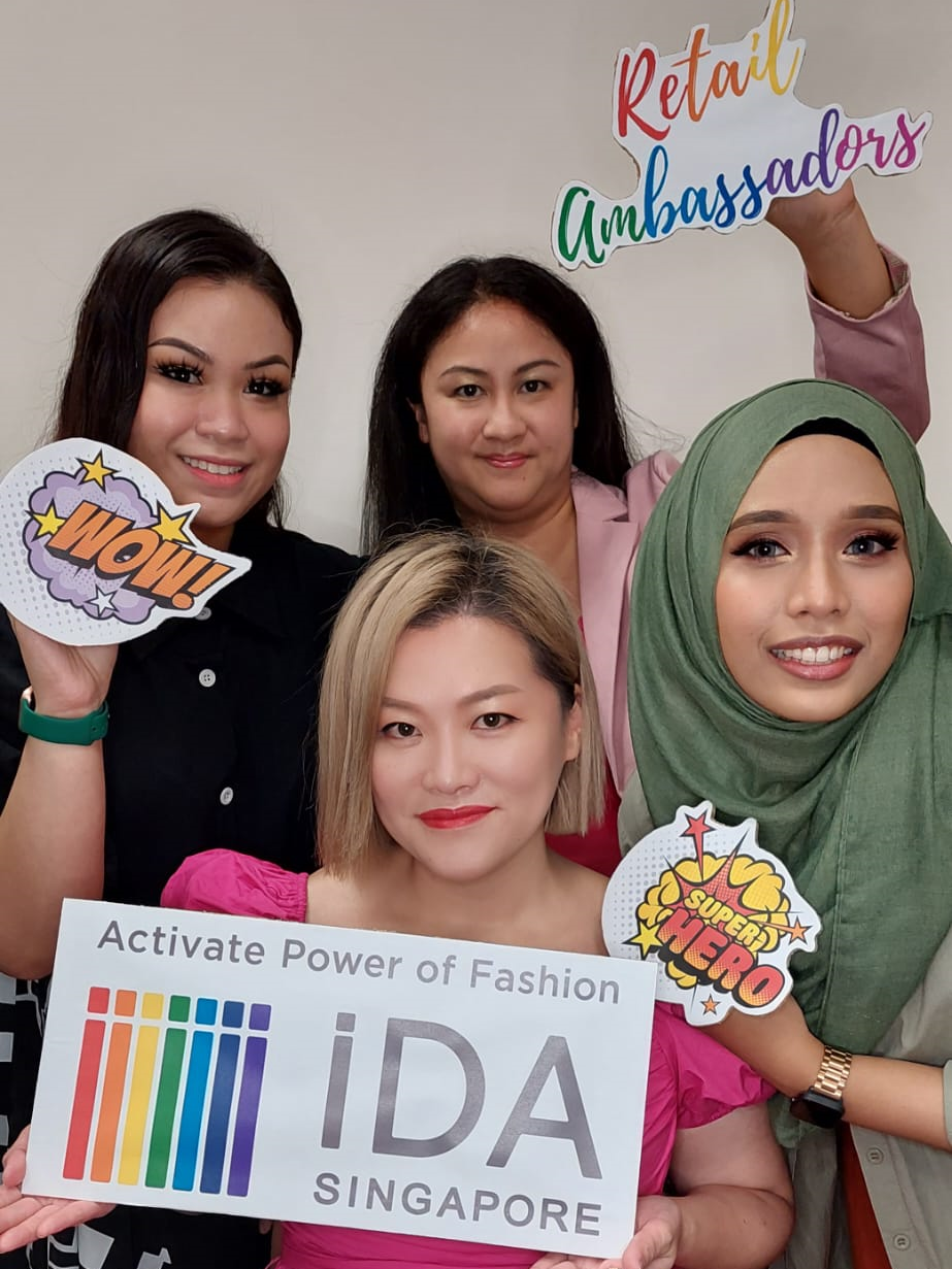 iDA Singaporeのリテール アンバサダーたち。