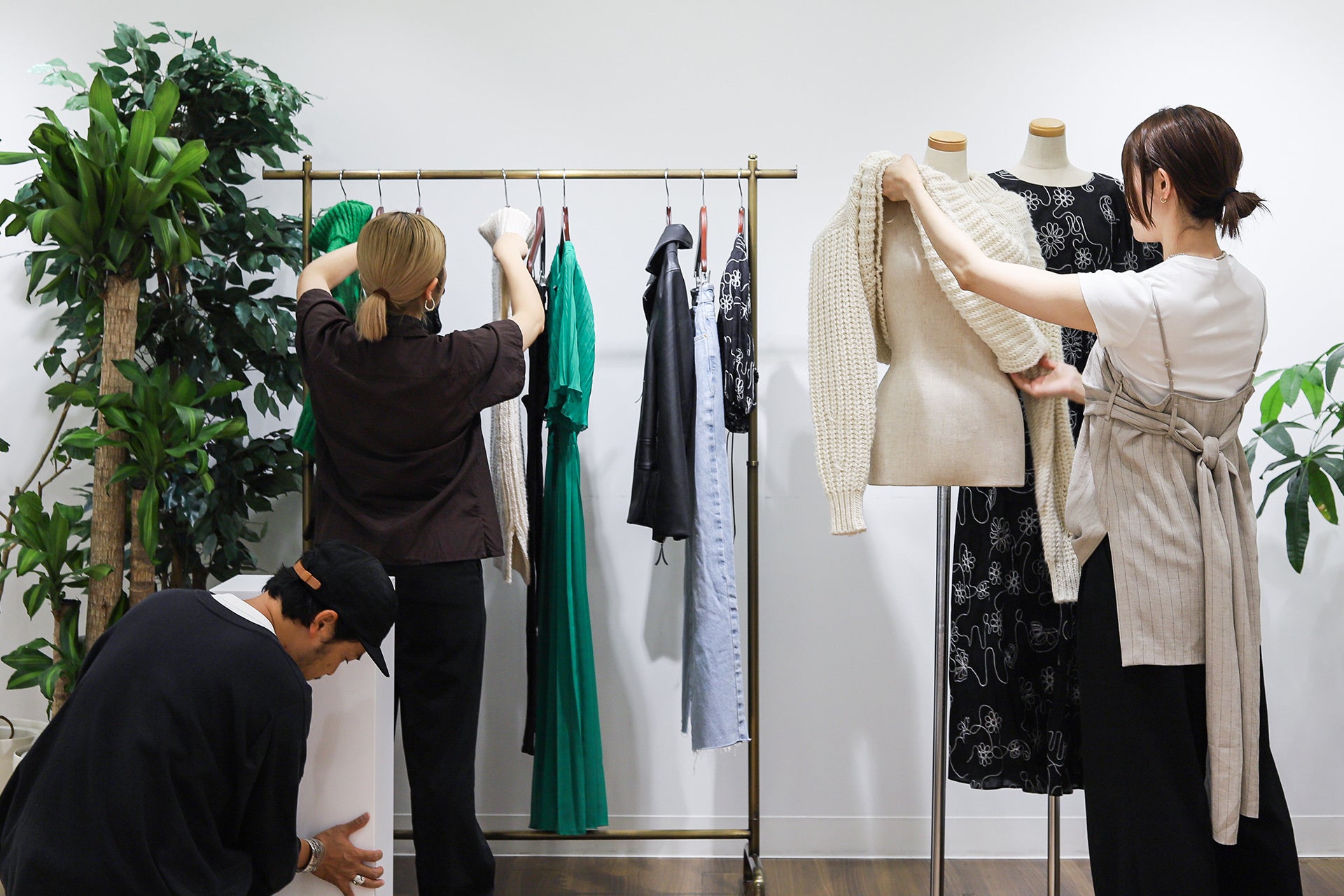 （写真上・中）実践を交えて学んだ知識への理解を深めるVMSの講義