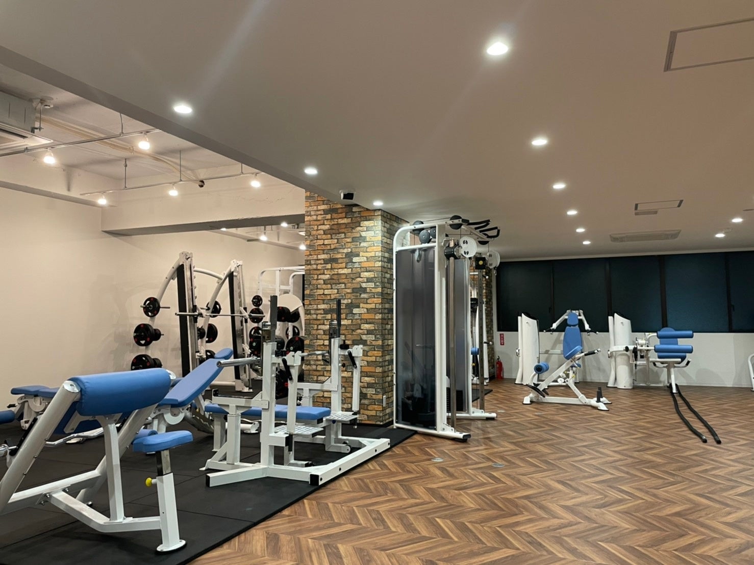 約60坪の広々としたトレーニングスペース