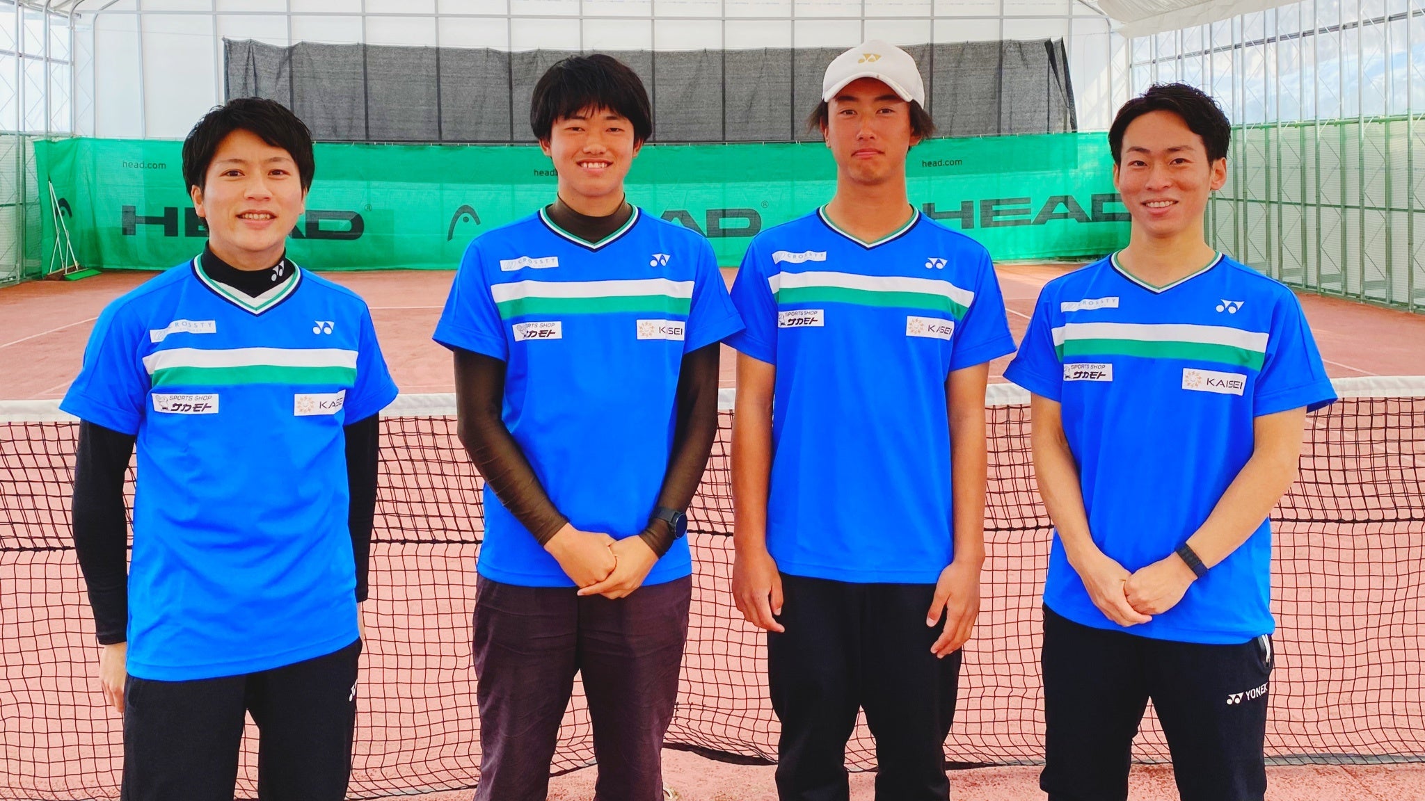 クラブ所属選手とコーチ