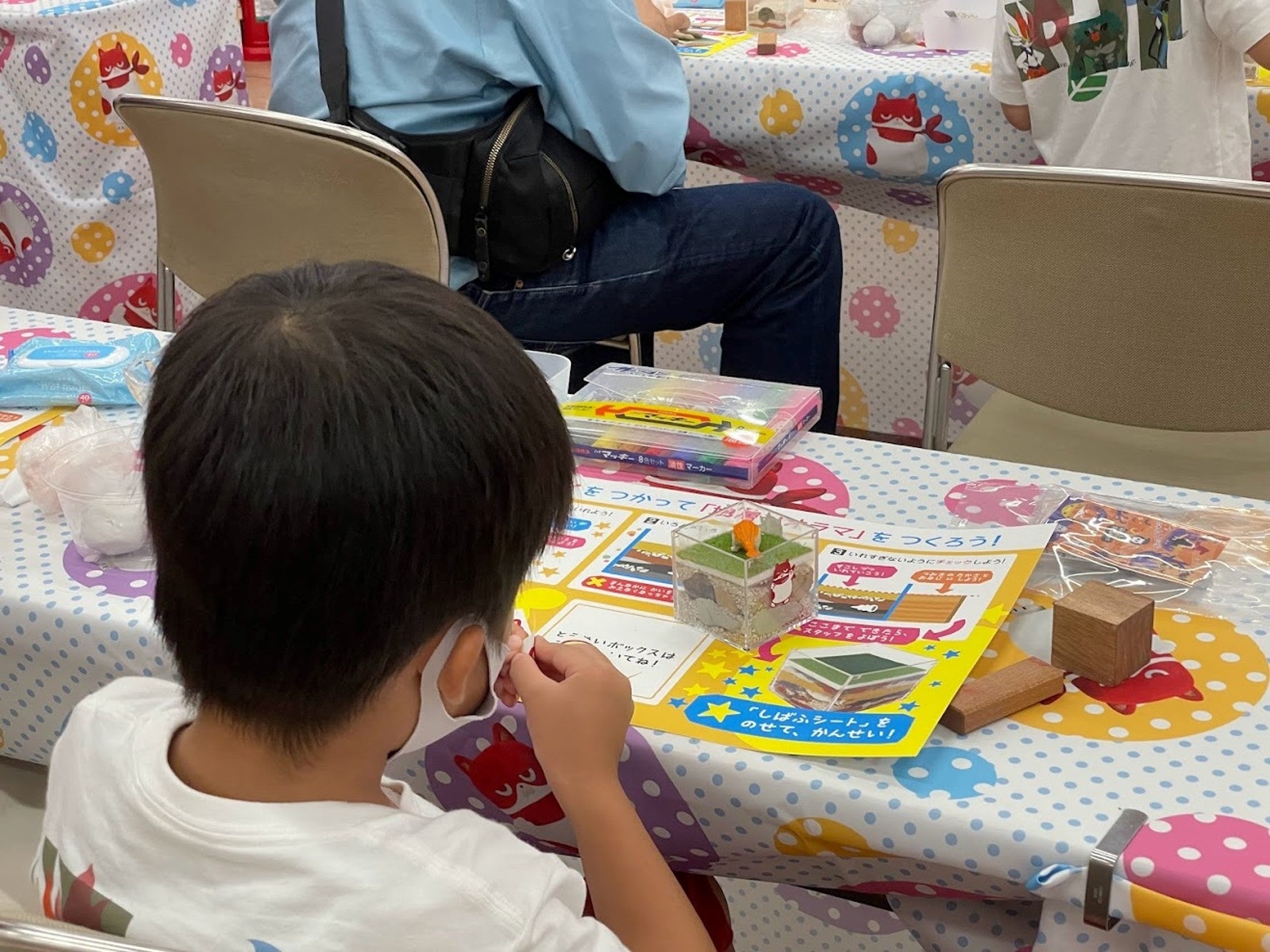 地層ジオラマ製作の様子