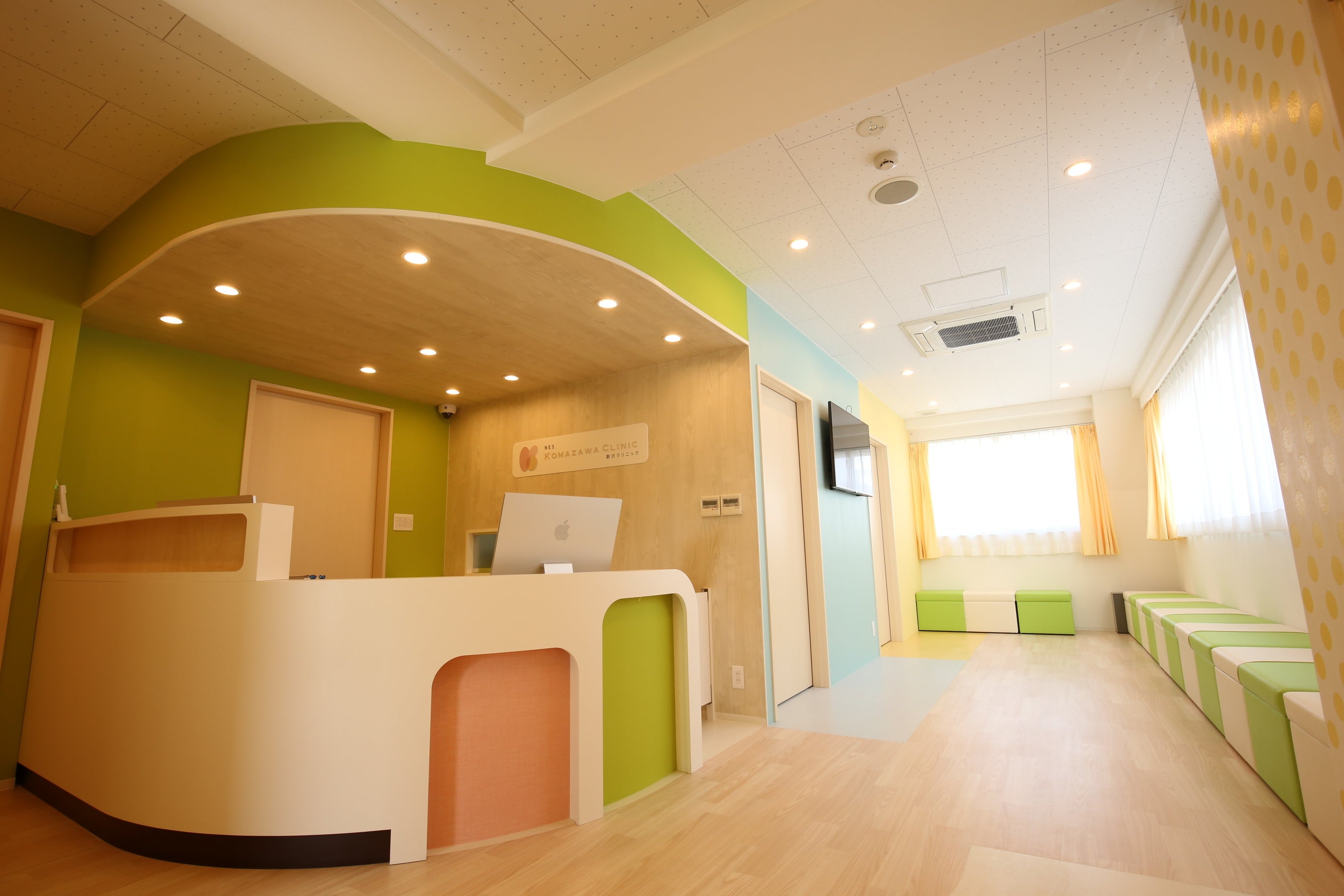 受付と待合いスペース